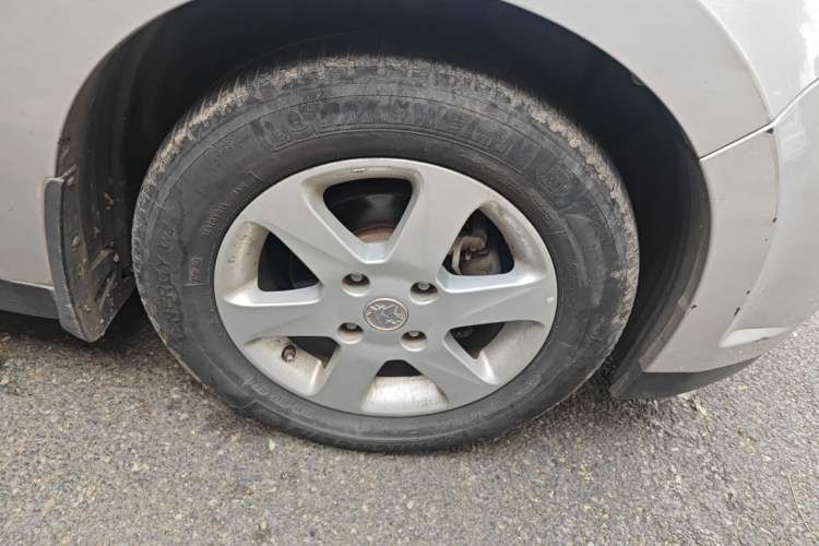 Used Venucia D50 2013 1.6L Manual Luxury Edition Right Front Wheel Hub