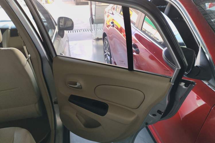 Used Venucia D50 2013 1.6L Manual Fashion Edition Right Rear Door Interior