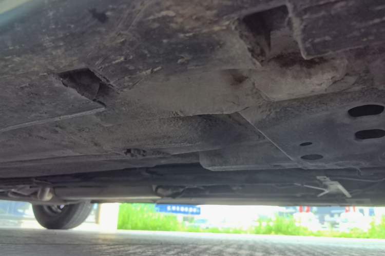 Used Venucia D50 2013 1.6L Manual Fashion Edition Right Side Sill