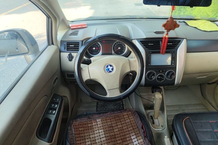 Used Venucia D50 2013 1.6L Automatic Fashion Edition Steering Wheel