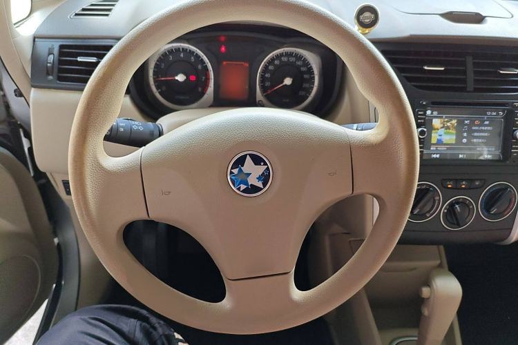 Used Venucia D50 2013 1.6L Automatic Fashion Edition Steering Wheel