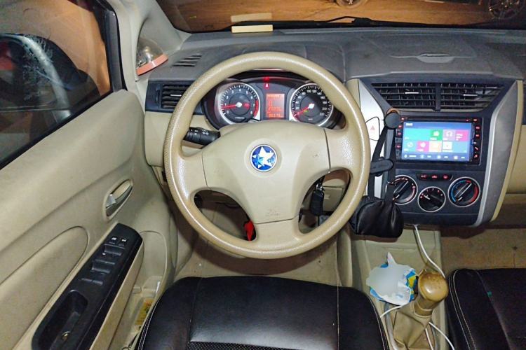 Used Venucia D50 2013 1.6L Manual Fashion Edition Steering Wheel