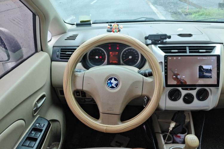 Used Venucia D50 2013 1.6L Manual Fashion Edition Steering Wheel