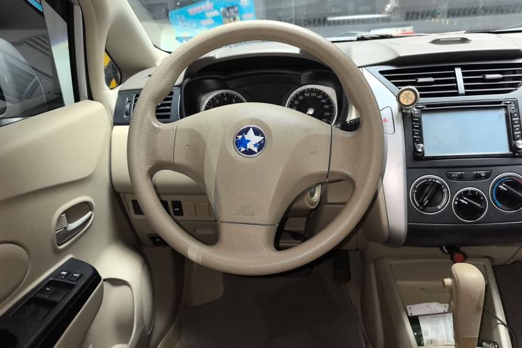 Used Venucia D50 2013 1.6L Automatic Fashion Edition Steering Wheel