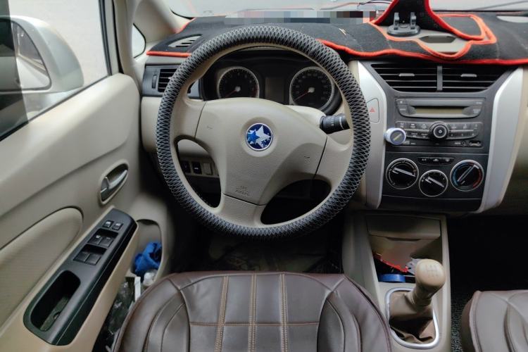 Used Venucia D50 2013 1.6L Manual Fashion Edition Steering Wheel