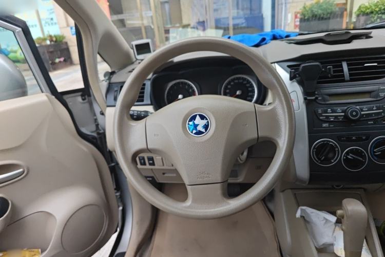 Used Venucia D50 2013 1.6L Automatic Fashion Edition Steering Wheel