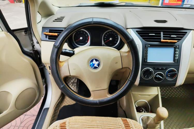Used Venucia D50 2013 1.6L Manual Fashion Edition Steering Wheel