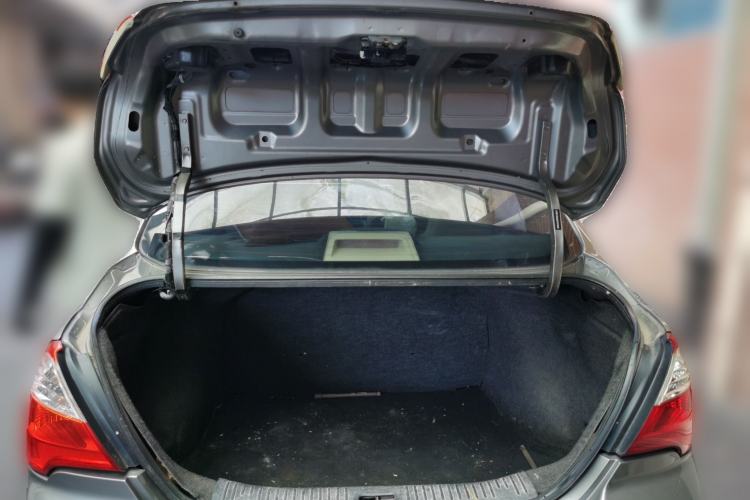 Used Venucia D50 2013 1.6L Manual Fashion Edition Trunk
