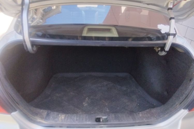 Used Venucia D50 2013 1.6L Manual Fashion Edition Trunk