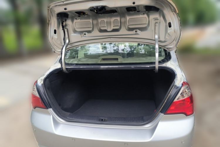 Used Venucia D50 2013 1.6L Manual Fashion Edition Trunk