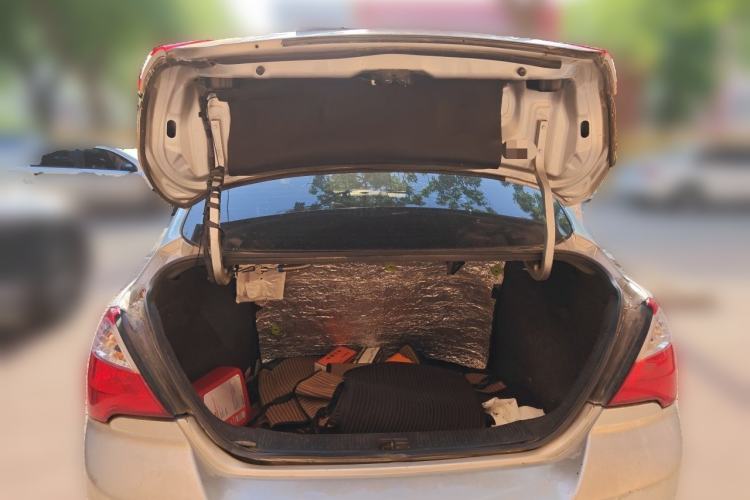 Used Venucia D50 2013 1.6L Manual Fashion Edition Trunk