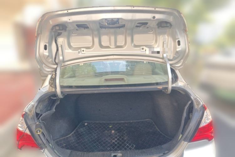 Used Venucia D50 2013 1.6L Manual Luxury Edition Trunk