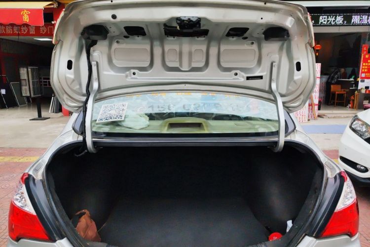 Used Venucia D50 2013 1.6L Manual Fashion Edition Trunk