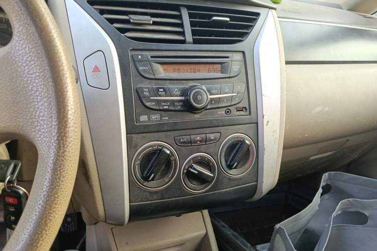 Used Venucia D50 2013 1.6L Manual Luxury Edition Audio And AC Panel