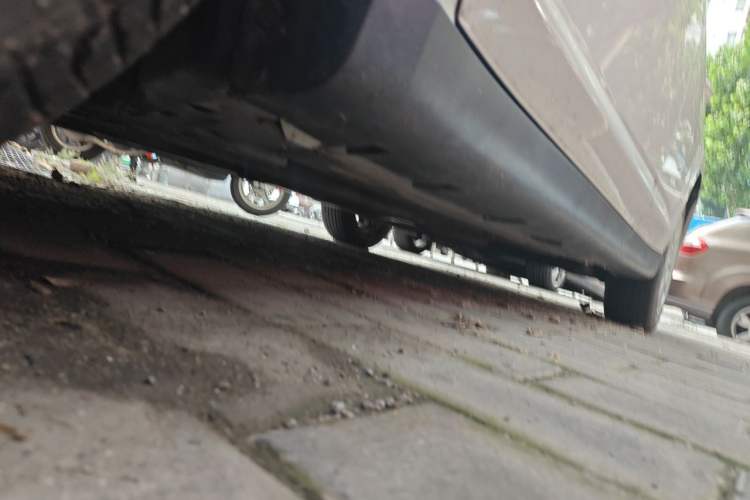 Used Venucia D50 2013 1.6L Manual Fashion Edition Chassis Front Left