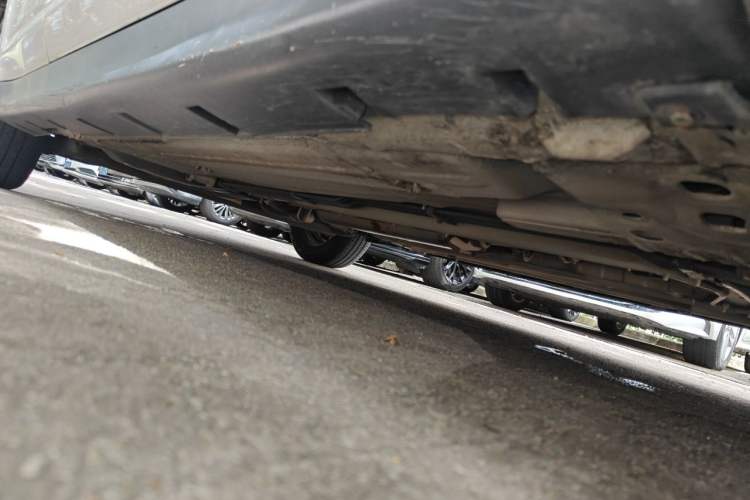 Used Venucia D50 2013 1.6L Automatic Fashion Edition Chassis Front Right