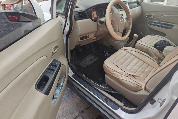Used Venucia D50 2013 1.6L Manual Fashion Edition Driver Seat