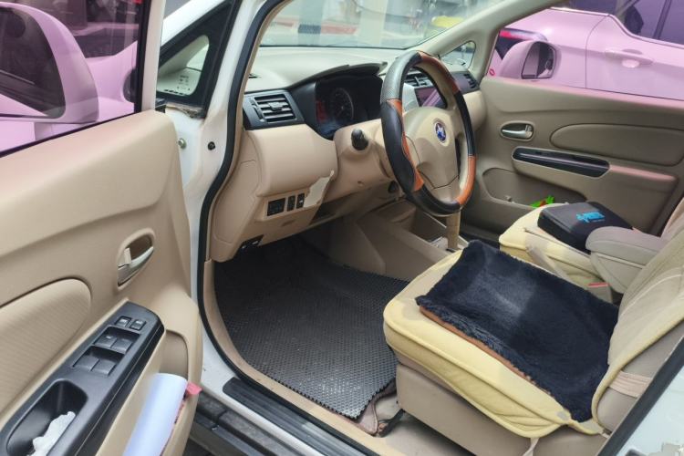 Used Venucia D50 2013 1.6L Automatic Fashion Edition Driver Seat
