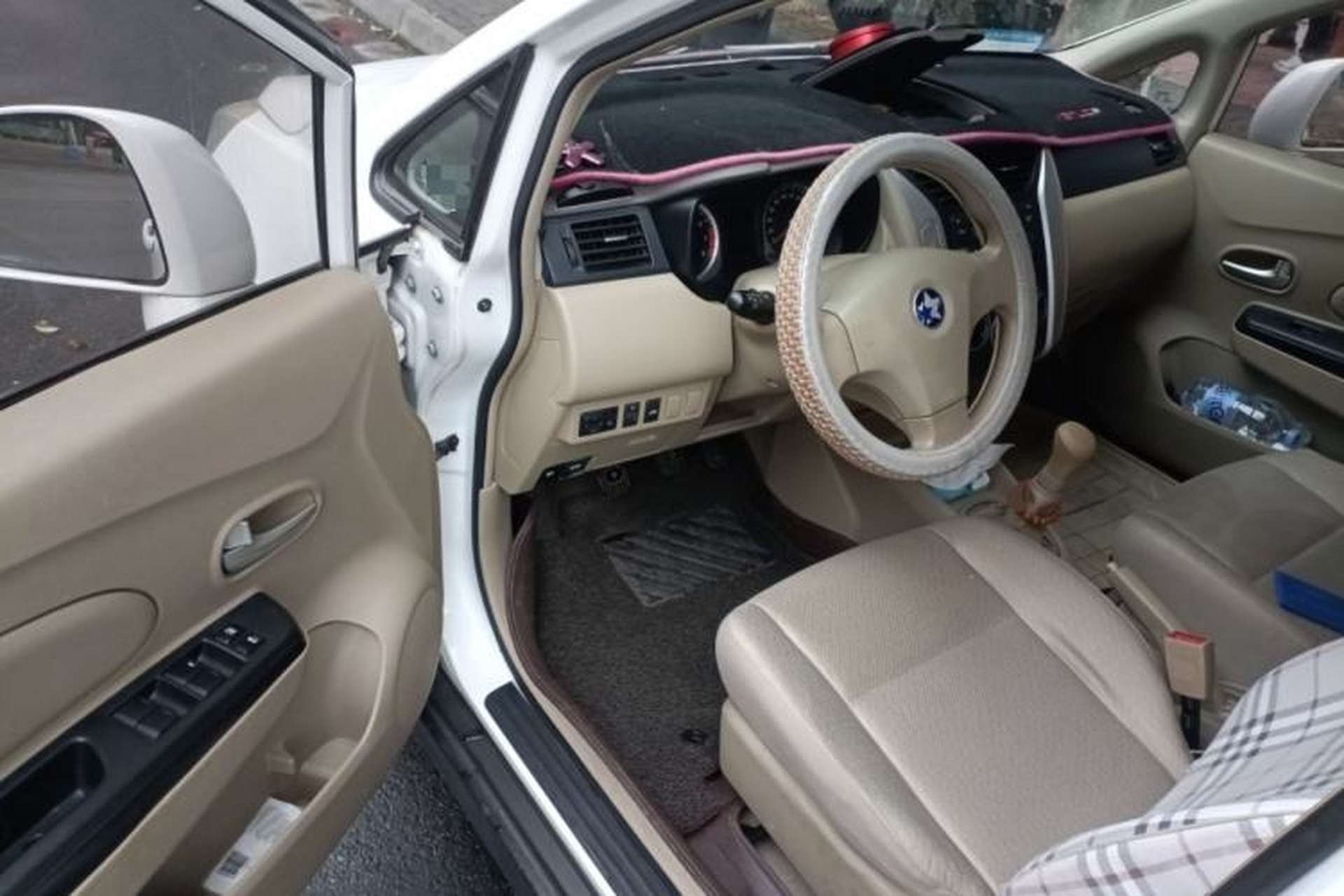 Used Venucia D50 2013 1.6L Manual Fashion Edition Driver Seat