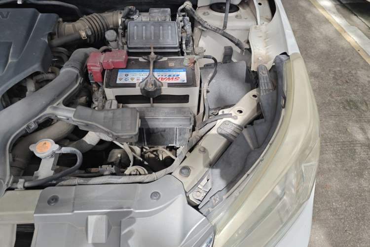 Used Venucia D50 2013 1.6L Automatic Fashion Edition Engine Bay Left