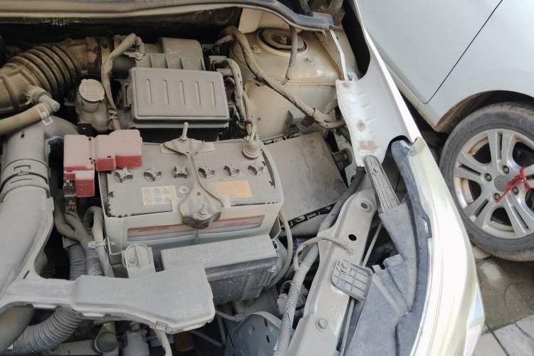 Used Venucia D50 2013 1.6L Manual Fashion Edition Engine Bay Left