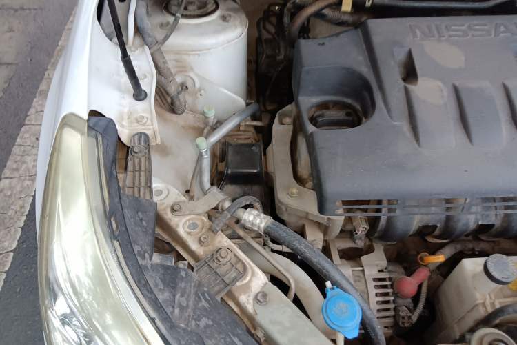 Used Venucia D50 2013 1.6L Manual Luxury Edition Engine Bay Right