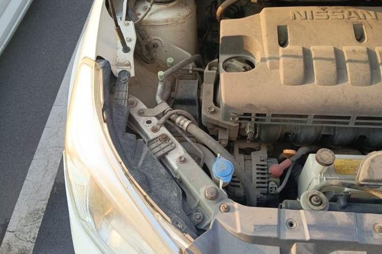 Used Venucia D50 2013 1.6L Manual Luxury Edition Engine Bay Right