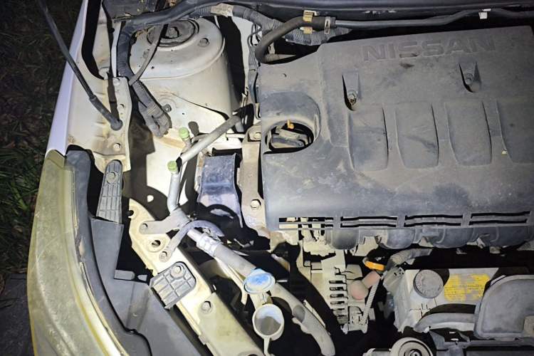 Used Venucia D50 2013 1.6L Manual Luxury Edition Engine Bay Right