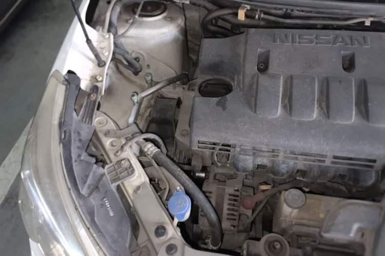 Used Venucia D50 2013 1.6L Manual Luxury Edition Engine Bay Right