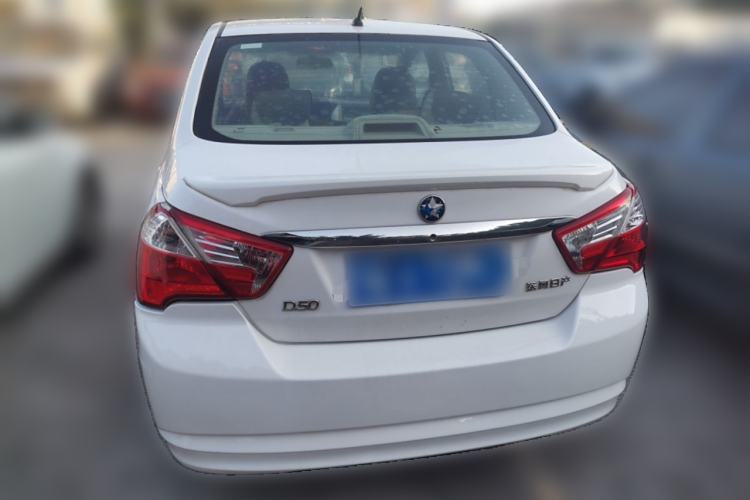 Used Venucia D50 2013 1.6L Automatic Fashion Edition Exterior 4