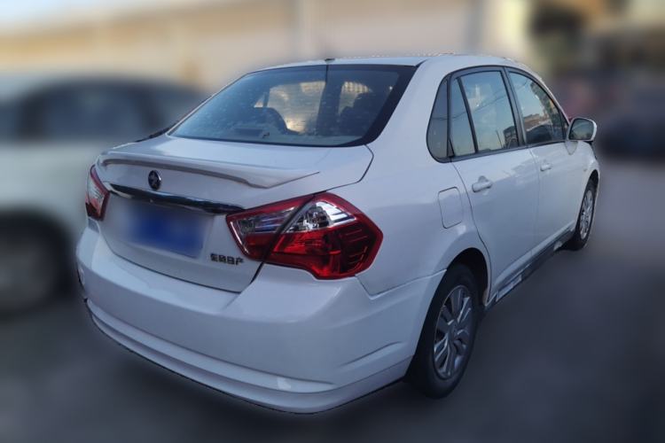 Used Venucia D50 2013 1.6L Automatic Fashion Edition Exterior 5