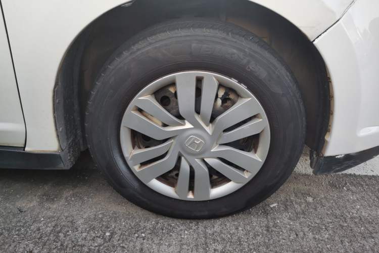 Used Venucia D50 2013 1.6L Automatic Fashion Edition Exterior 7