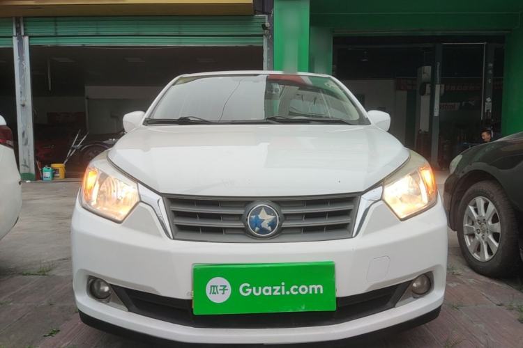 Used Venucia D50 2013 1.6L Automatic Fashion Edition Front