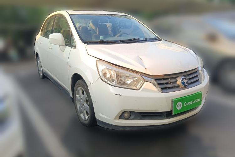 Used Venucia D50 2013 1.6L Manual Luxury Edition Front Right 45 Deg