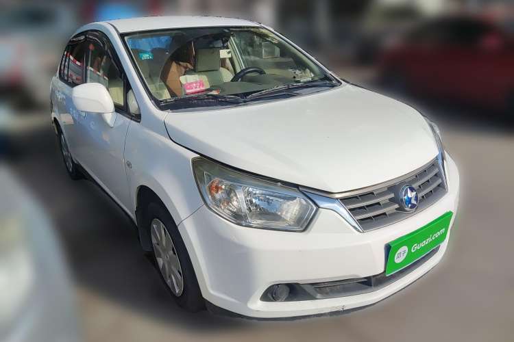 Used Venucia D50 2013 1.6L Automatic Fashion Edition Front Right 45 Deg