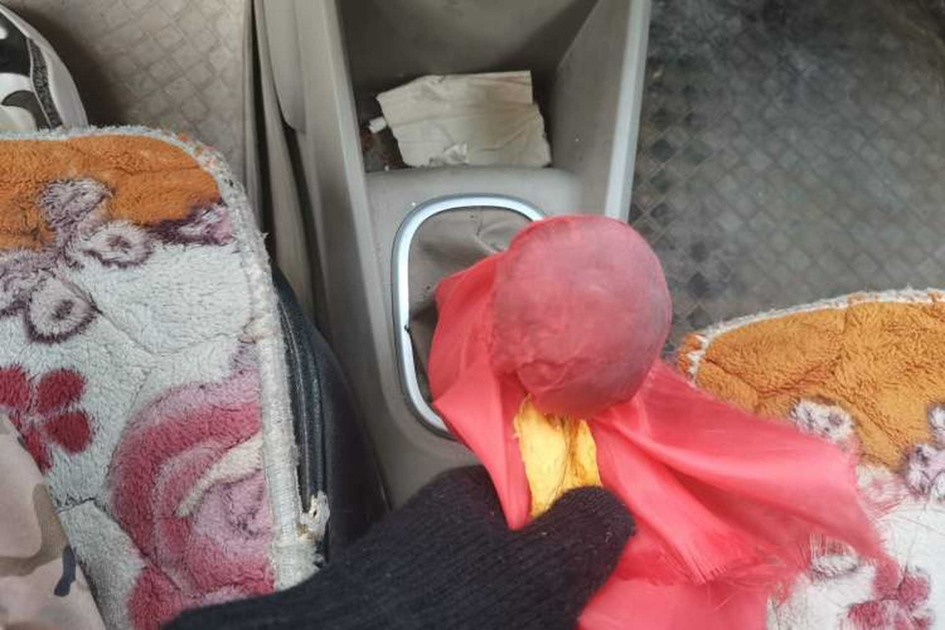 Used Venucia D50 2013 1.6L Manual Luxury Edition Gear Lever