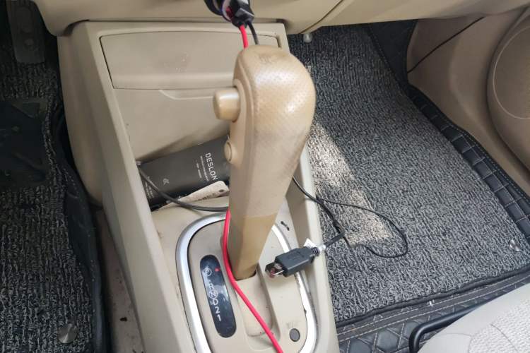 Used Venucia D50 2013 1.6L Automatic Fashion Edition Gear Lever