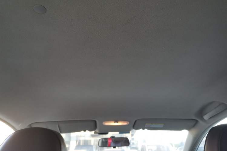 Used Venucia D50 2013 1.6L Automatic Fashion Edition Headliner