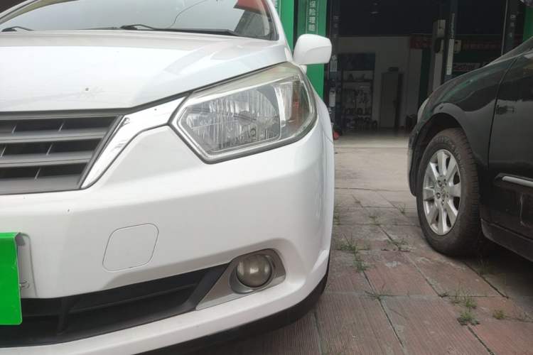 Used Venucia D50 2013 1.6L Automatic Fashion Edition Left Front Headlight