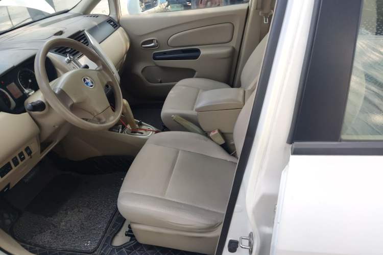 Used Venucia D50 2013 1.6L Automatic Fashion Edition Left Front Seat