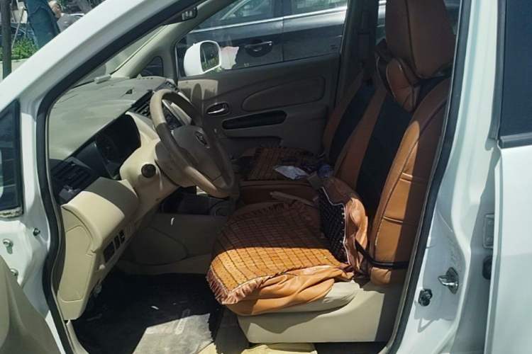 Used Venucia D50 2013 1.6L Manual Fashion Edition Left Front Seat