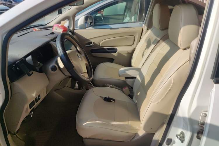 Used Venucia D50 2013 1.6L Automatic Fashion Edition Left Front Seat
