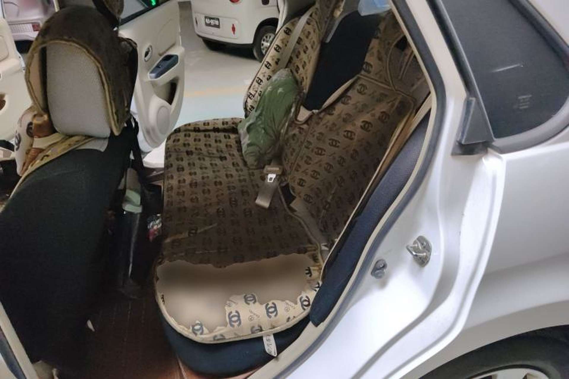 Used Venucia D50 2013 1.6L Manual Fashion Edition Left Rear Seat