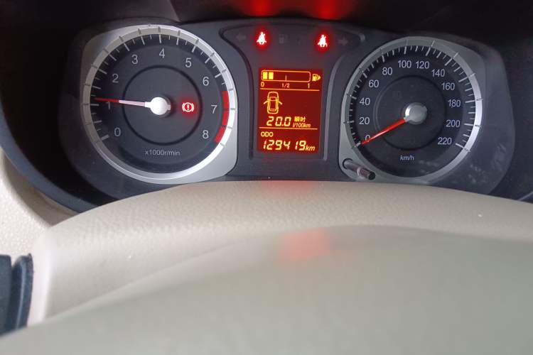 Used Venucia D50 2013 1.6L Manual Luxury Edition Odometer Close Up