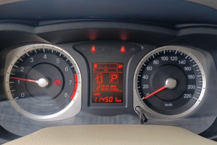 Used Venucia D50 2013 1.6L Automatic Luxury Edition Odometer Close Up