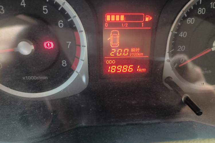 Used Venucia D50 2013 1.6L Manual Luxury Edition Odometer Close Up