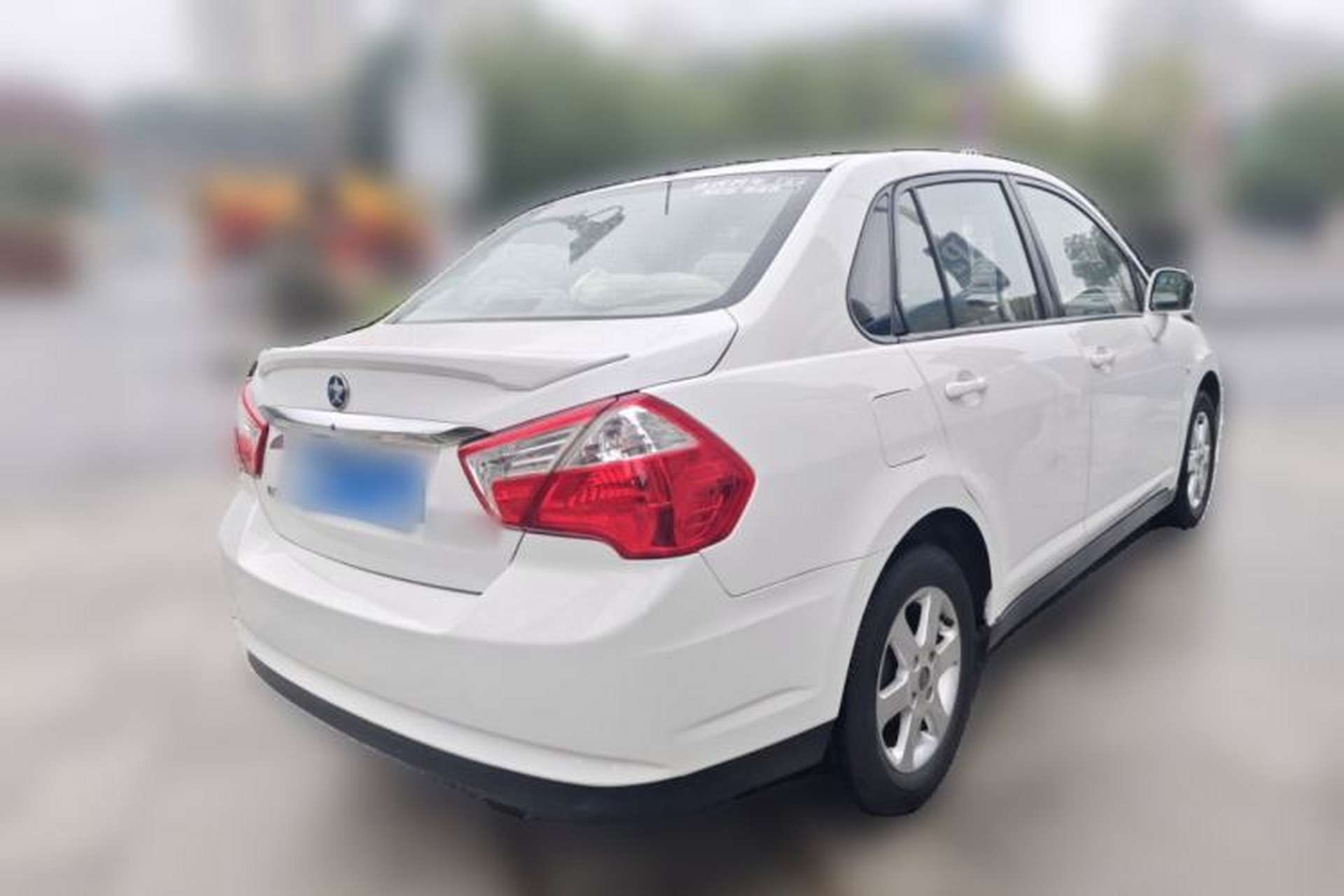 Used Venucia D50 2013 1.6L Manual Fashion Edition Rear Right 45 Deg