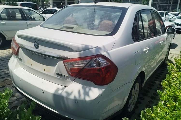 Used Venucia D50 2013 1.6L Manual Fashion Edition Rear Right 45 Deg