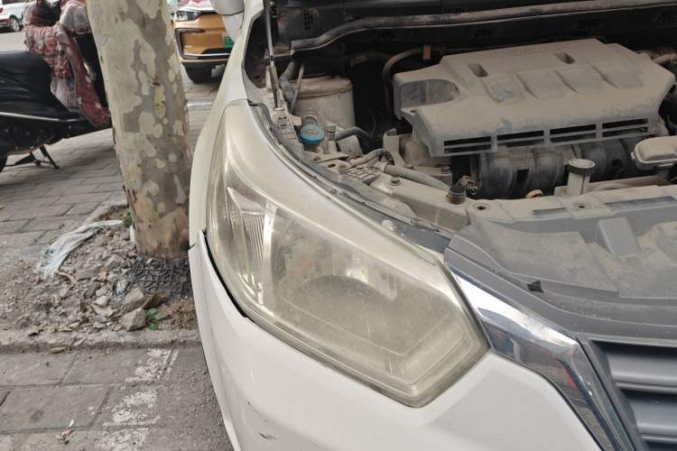 Used Venucia D50 2013 1.6L Manual Fashion Edition Right Front Headlight