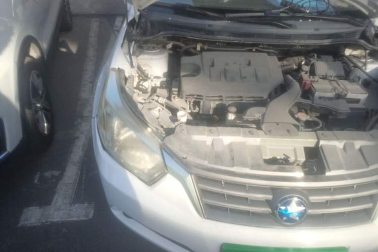 Used Venucia D50 2013 1.6L Manual Fashion Edition Right Front Headlight